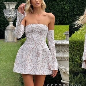 Chic Strapless Lace Dress in White